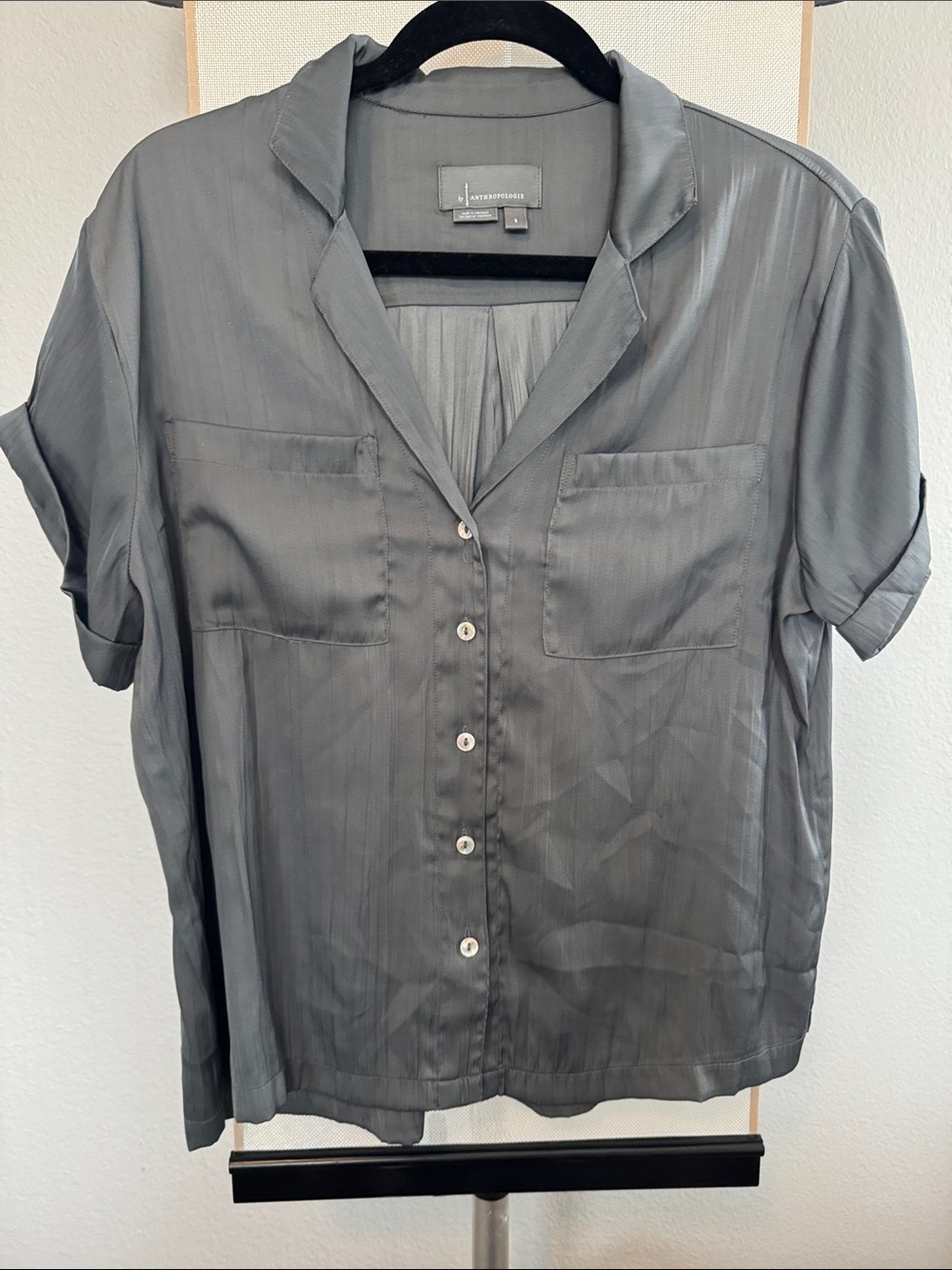 Anthropologie Gray Short-Sleeve Button-Down Camp Collar Shirt